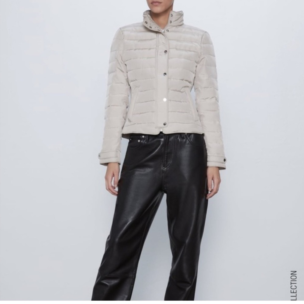 Elegant and fine jacket, ZARA  Cream Puffer with Cropped Fit. NEW WITHOUT TAG.